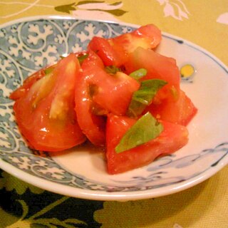 トマトのバジル・昆布ﾎﾟﾝ・なたね油和え